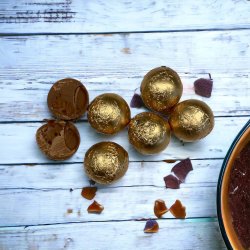Fyldt chokoladekugle med karamel