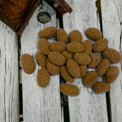 Chokoladelakrids mandel fra Weibel