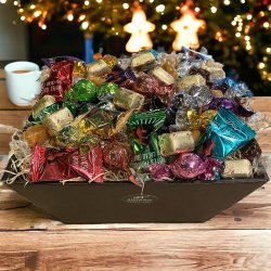 Gavekurv fyldt med flowpakket sde lkkerier