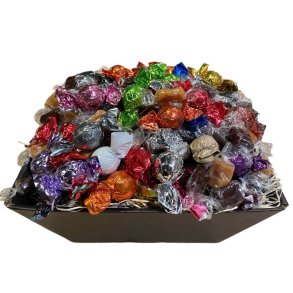Gavekurv - Blanding kurv med  1 kg. chokolade og 1 kg. karameller