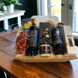 Gavekurv med Italiensk Tempranillo Elegance vin og delikatesser