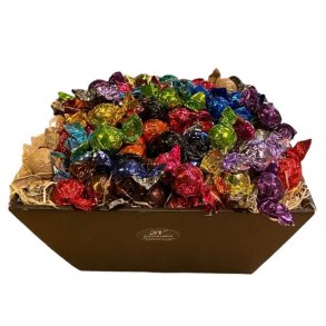 Gavekurv - 1 kg. chokolade twisters - Perfekt gave til kontor og som delegave