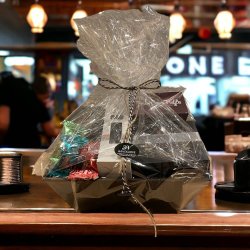 Gavekurv med hndlavet PR Chokolade og lakrids