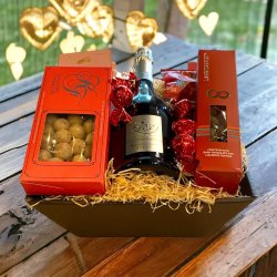 Mousserende Italiensk vin i gavekurv med karameller