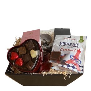 Eksklusiv gavekurv med hjertechokolade, franske vingummier og lakridspinde