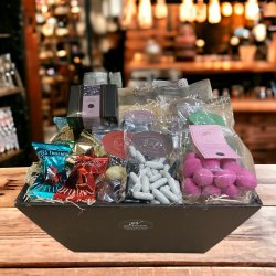 Gavekurv med candy cube slik og lkkerier