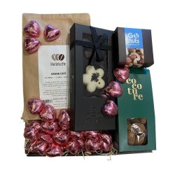 Gavekurv med kaffe og chokoladehjerter