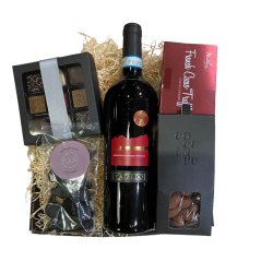 Gavekurv med vin og hndlavet chokolade by PR Chokolade