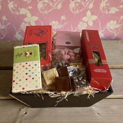 Gavekurv med karameller og chokolade - s�de fristelser