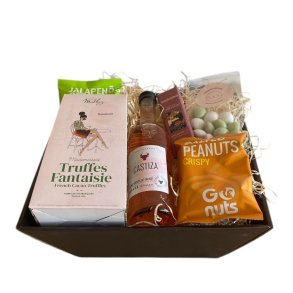 Eksklusiv gavekurv med rosvin, delikate snacks og chokolade