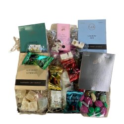 Gavekurv med slik, luksus lakrids og chokolade