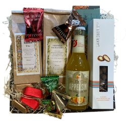 Frisrens te i gavekurv med sde lkkerier og Thy vand