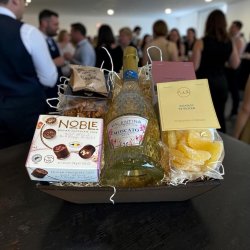 Luksus Gavekurv med Moscato, Belgisk Chokolade &amp; Delikatesser