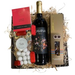 Jule gavekurv med vin og snowballs