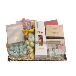 Gavekurv Pske med slik, chokolade og Pskeg