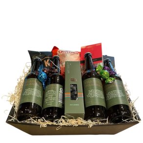 Stor gavekurv med øl og snacks