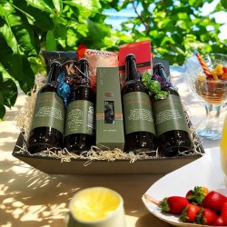 Stor gavekurv med l og snacks