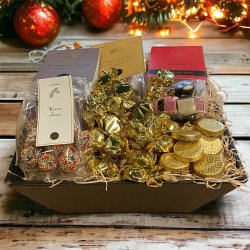 Julekurv med guldkarameller og lakridskonfekt