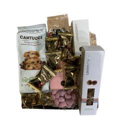 Gavekurv med chokolade trfler og frugtbolsjer-Perfekt kontorgave