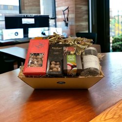 Gavekurv - Stor luksus med slik og chokolade