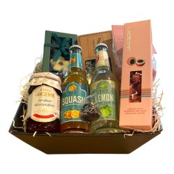 Sodavands gavekurv med snacks