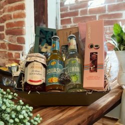 Sodavands gavekurv med snacks