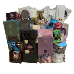 Gavekurv - Stor delegave med chokolade og slik