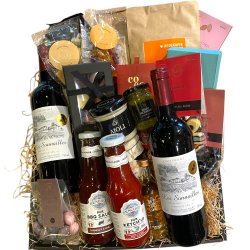 Stor luksus gavekurv med vin, delikatesser og chokolade