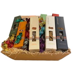 Stor slik og chokolade gavekurv med Lakridseriet sker 