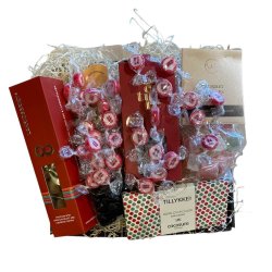 Tillykke gavekurv med chokolade, slik og flagbolsjer