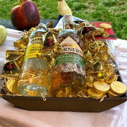 Warners gin gavekurv med konfekt og chokolade