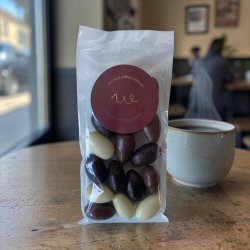 Chokolade � Weibel blandede mandler hvid. Lys m�rk 80g