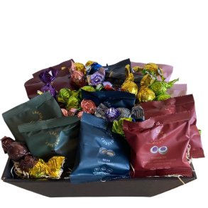 Eksklusiv firma-gavekurv med Cocoture dele-chokolade og Lakridseriet