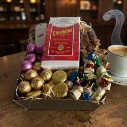 Gavekurv: Kaffegave med Columbia kaffe og luksus chokolade