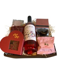 Gavekurv med Camina ros� og hjertechokolade