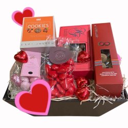 Gavekurv med Lady Joseph cookies og chokoladehjerter