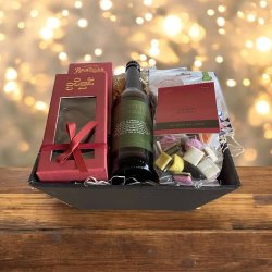 Gavekurv med l, Chokoladehjerter og Lakridskonfekt  Den Perfekte Forklelsesgave