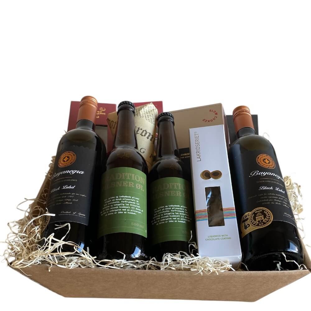 Stor gavekurv med dansk l, italiensk vin, chokolade og slik