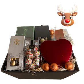 Gavekurv til jul med chokoladehjerte og guldmandler