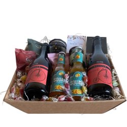 Stor gavekurv med Spansk vin, sodavand og l�kkerier