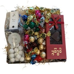 Jule gavekurv med marcipanhjerter og snowballs