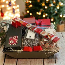 Gavekurv til jul med julemand chokolade