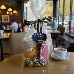 Luksus gavepakke med kaffe i tind�se og belgisk chokolade