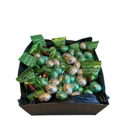 Lille p�ske gavekurv med p�ske�g og tr�fler