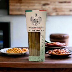 Italiensk pasta med basilikum og hvidlg