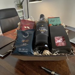 Eksklusiv Gavekurv med Cedro Portvin, Chokolade &amp; Lakrids