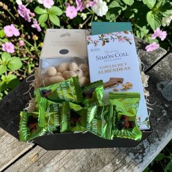 Lille gavekurv med citrus mandler og chokolade