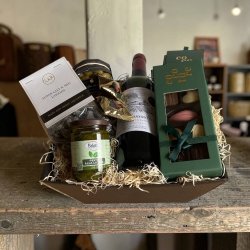 Eksklusiv gavekurv - vin tapas og luksuslakrids