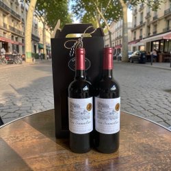  Vingave: Elegant sort vin�ske med 2 flasker Les Sonnailles