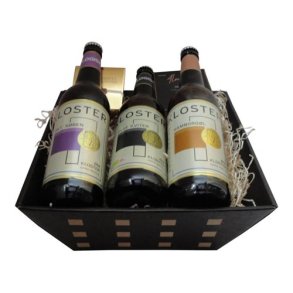Gavekurv med Klosterbryggeriets l og mandler